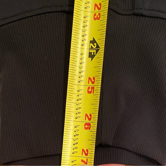 ATHLETA VENICE HIGH RISE JOGGER All-way stretch fabric with a no-dig waistband - Picture 6 of 7